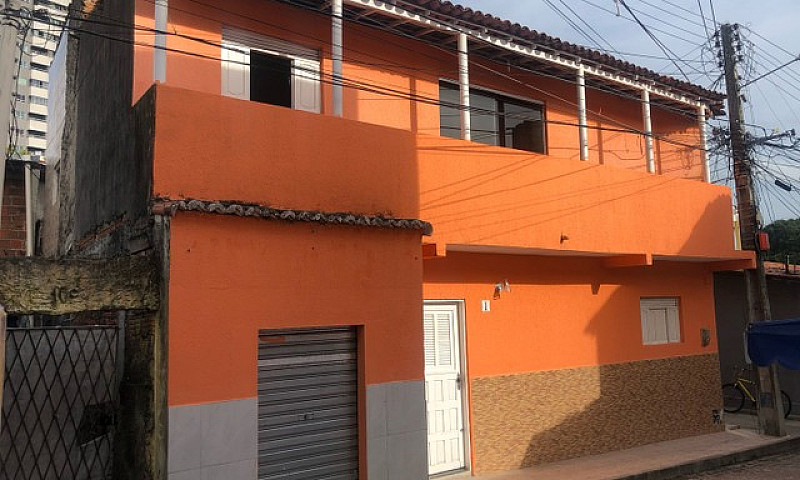 Casa De Primeiro And...