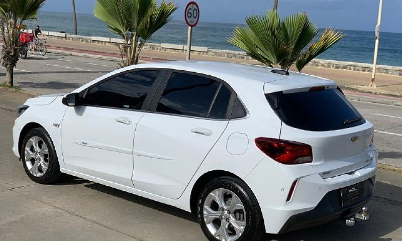 Chevrolet Onix Premi...