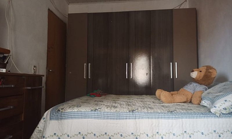 Duas Casas De Primei...