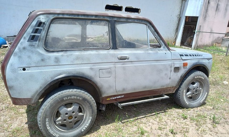 Lada Niva...