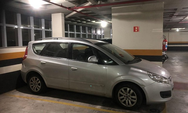 Vendo J6 2012...