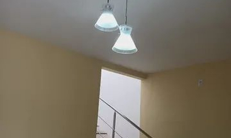 Vende-Se Casa/Sobrad...