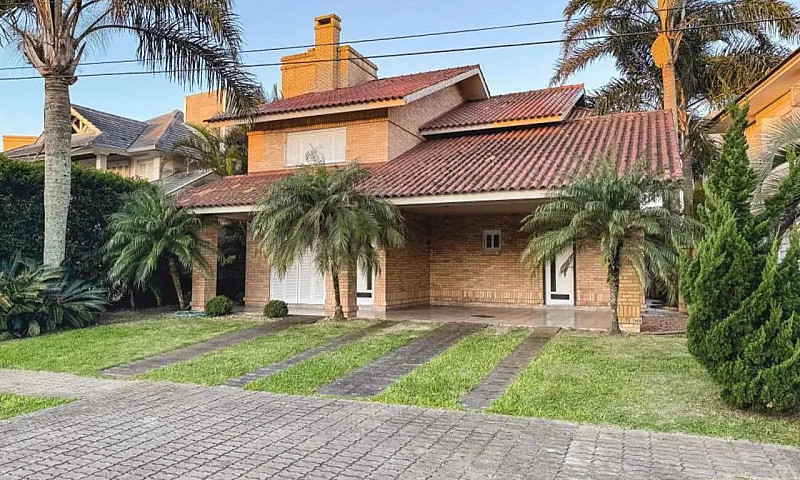 Casa Beira Lago, Mob...