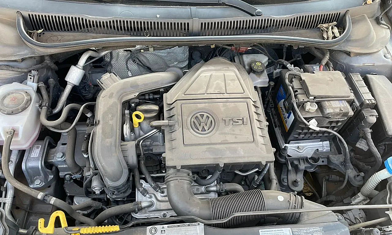 Volkswagen Virtus Hi...