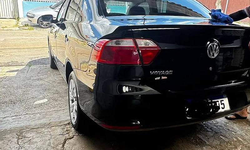 Volkswagen Voyage 1....