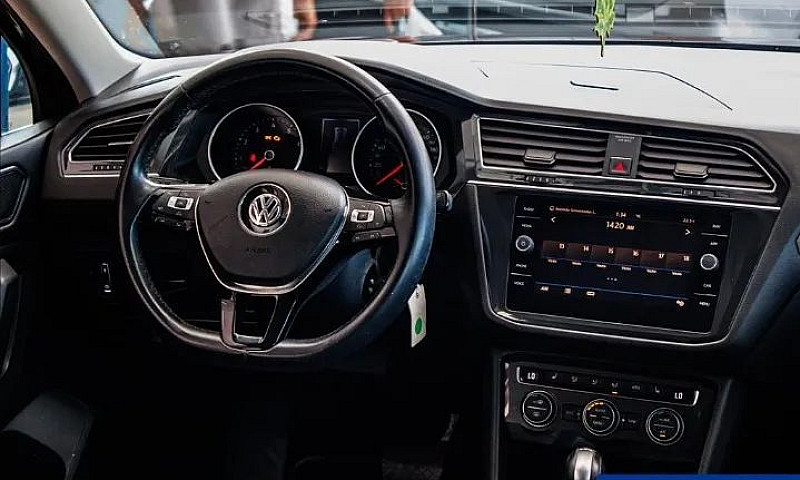 Volkswagen Tiguan Al...