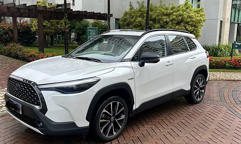 Toyota Corolla Cross...