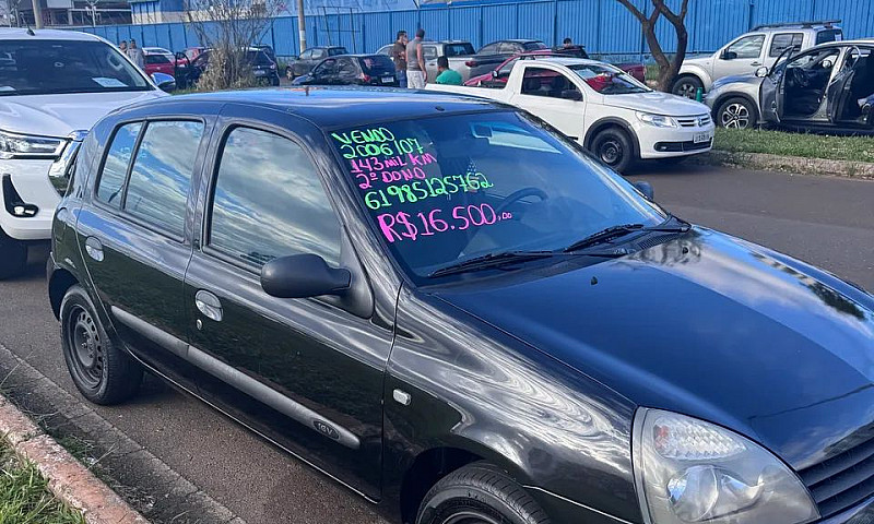 Renault Clio Authent...