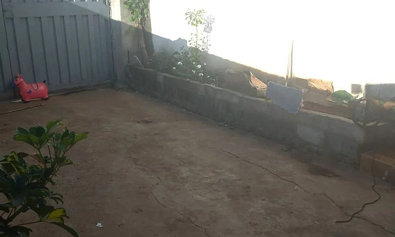 Casa 2/4 Jardim Goiá...