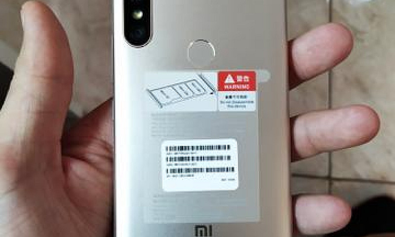 Xiaomi Mi A2 Lite...