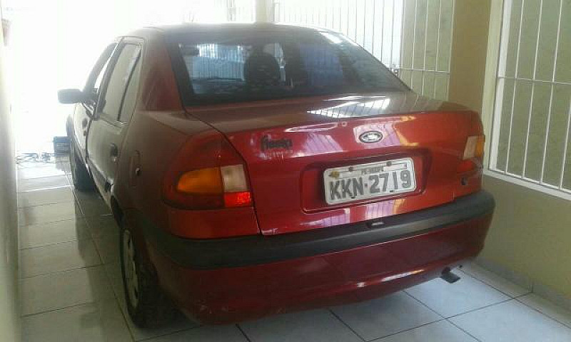 Vendo Fiesta Sedan S...