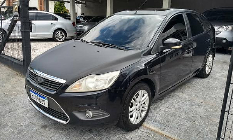 Ford Focus Ghia 2009...