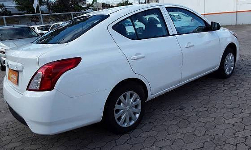 Nissan Versa 2020/20...