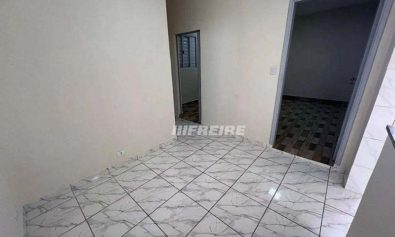 Casa Com 2 Dormitóri...