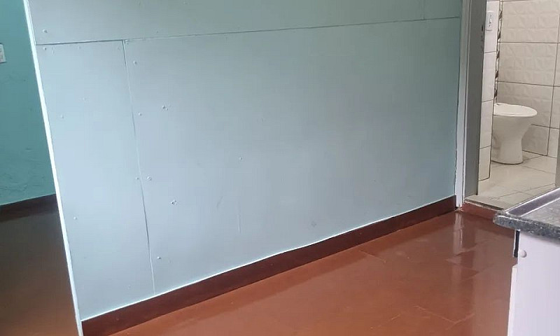 Alugo Casa De 3 Cômo...