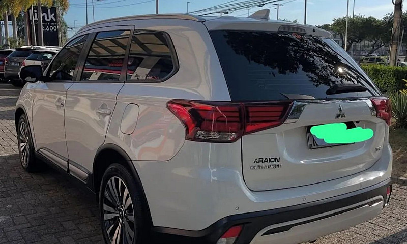 Mitsubishi Outlander...