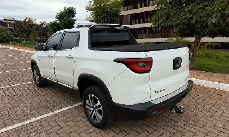 Fiat Toro Volcano 2....