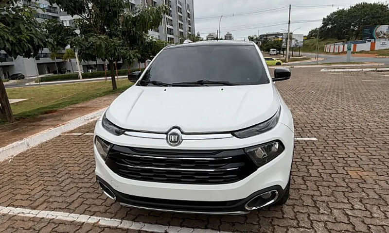 Fiat Toro Volcano 2....