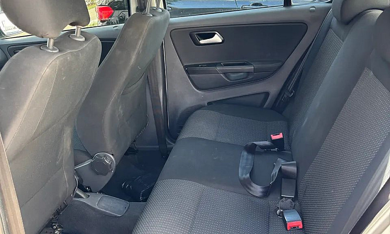 Volkswagen Fox Conne...
