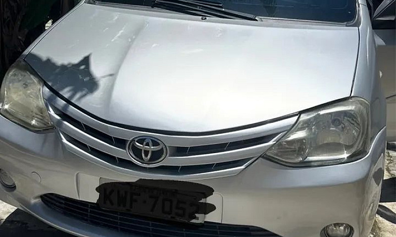 Toyota Etios X 1.3 F...