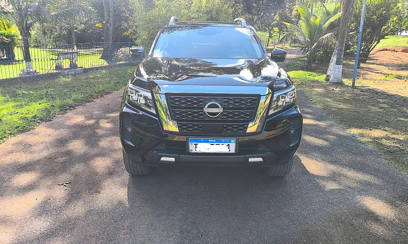 Nissan Frontier Plat...