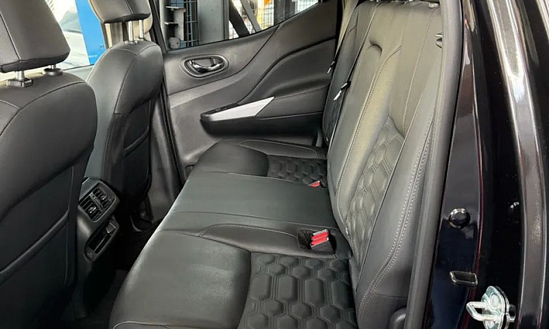 Nissan Frontier Plat...