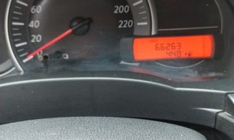 Nissan March Sv 1.0 ...