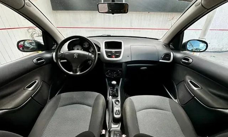 Peugeot 207 Xr 1.4 F...