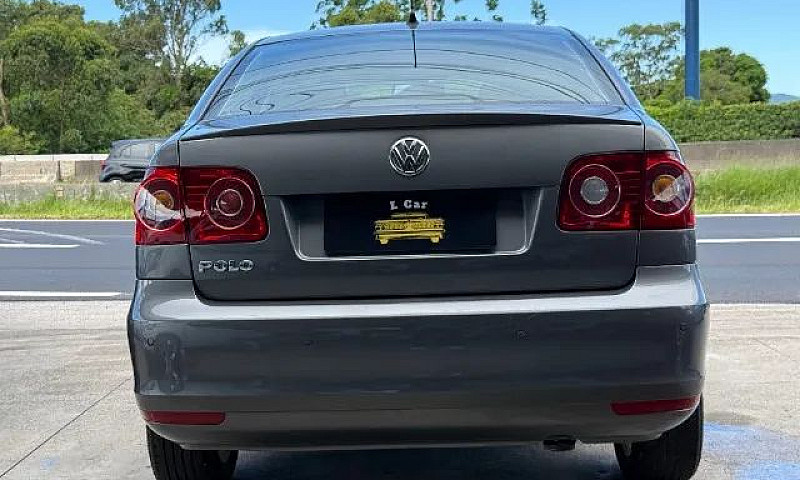 Volkswagen Polo Seda...