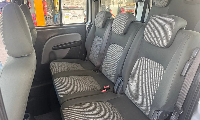 Fiat Doblo Essence 1...