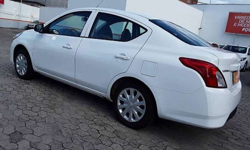 Nissan Versa 2020/20...