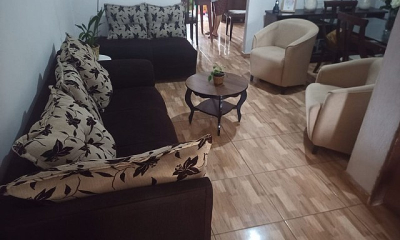 Duas Casas De Primei...
