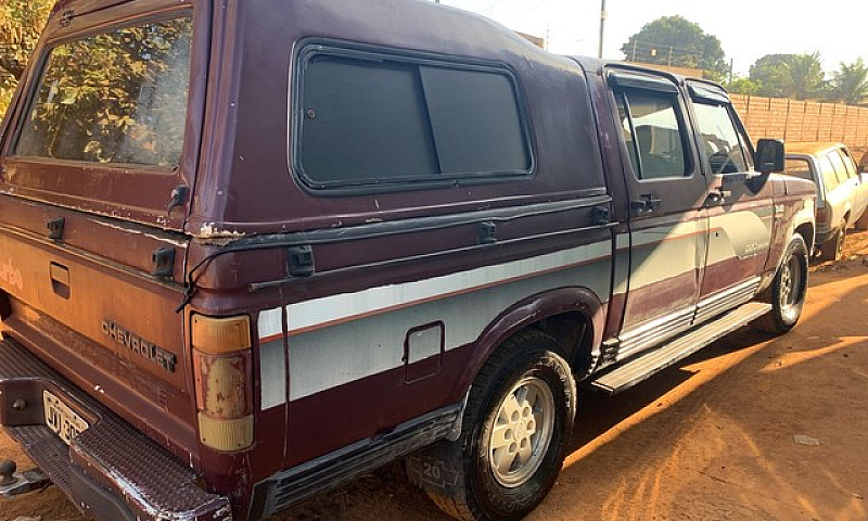 Chevrolet D20...