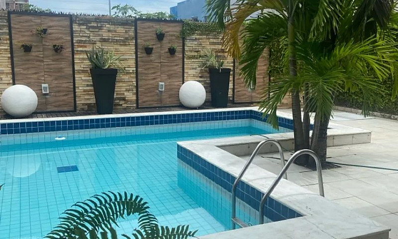 Casa Com Piscina Par...