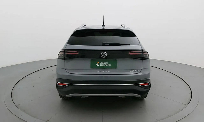 Volkswagen Nivus Hig...