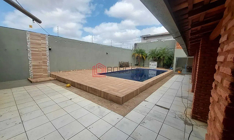 Casa Com Piscina...