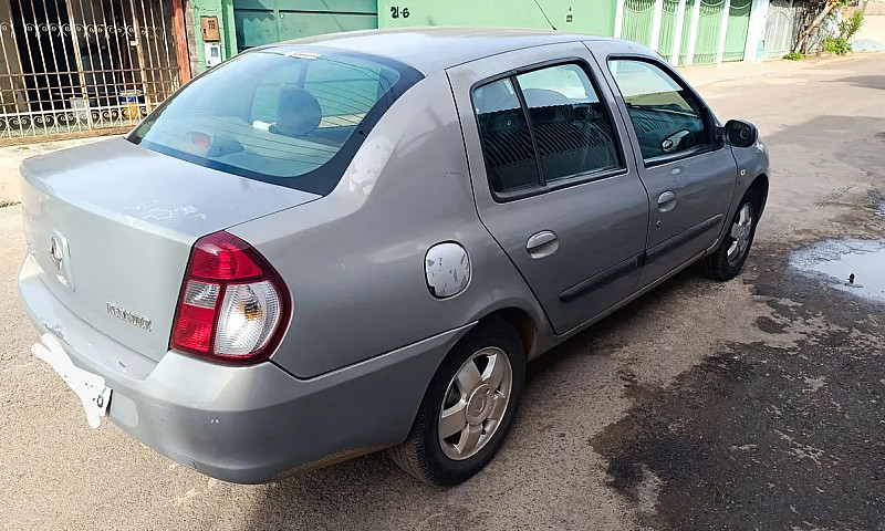 Renault Clio Sed. Ex...