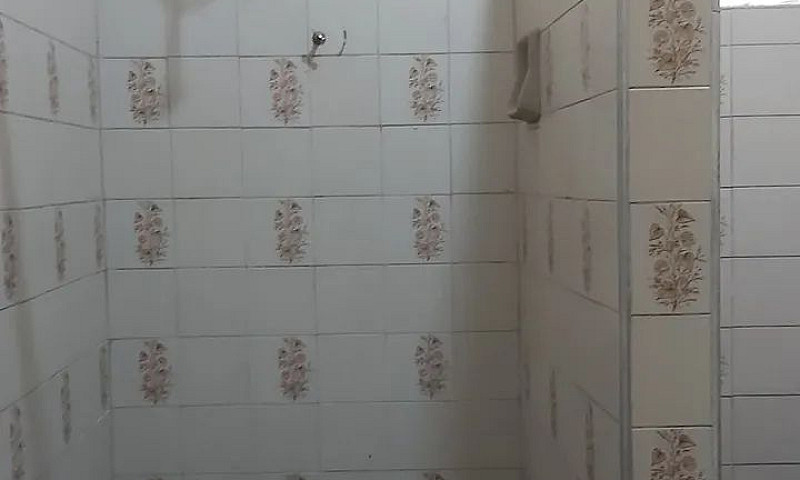 Aluga-Se Casa...