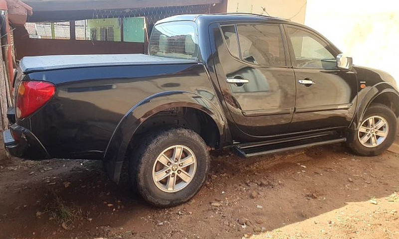 L200 Triton Modelo 2...