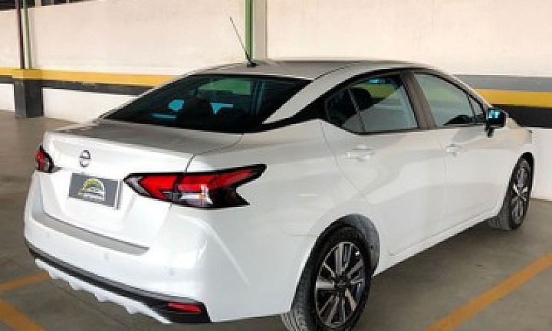 Nissan Versa 1.6 Adv...