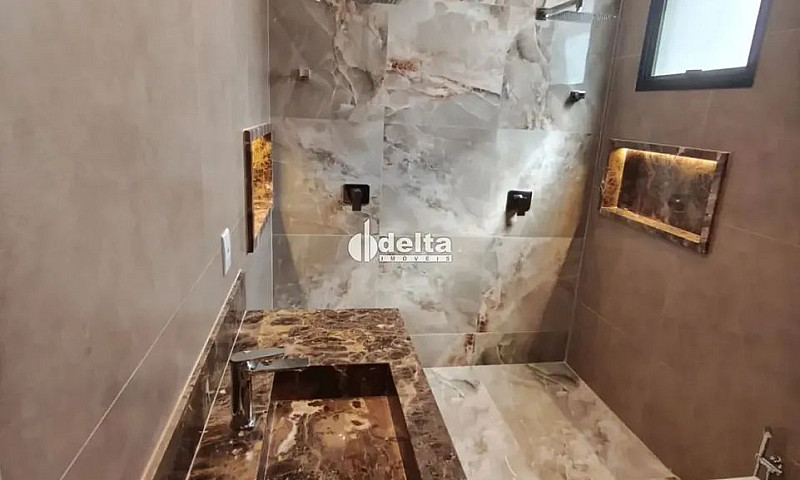 Casa Residencial Com...