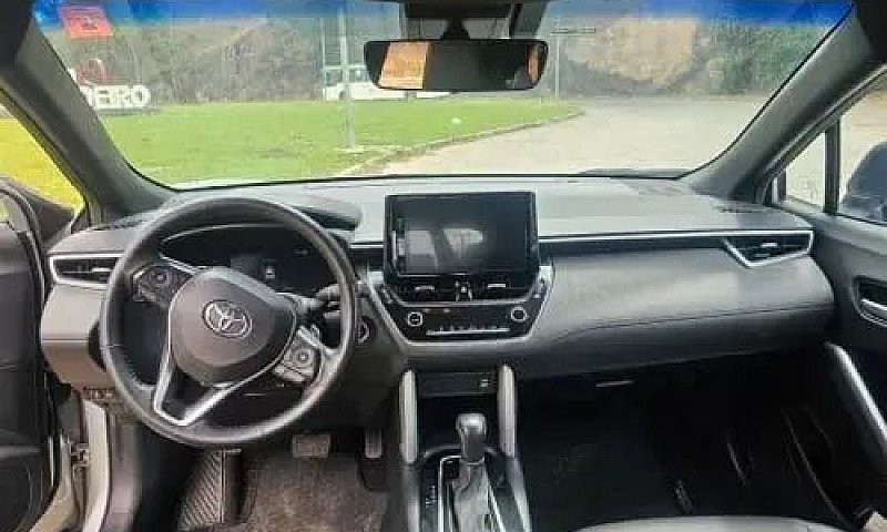 Toyota Corolla Cross...