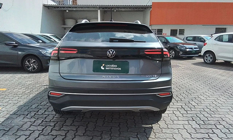 Volkswagen Nivus Hig...