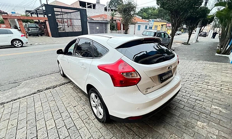 Ford Focus 1.6 S/1.6...