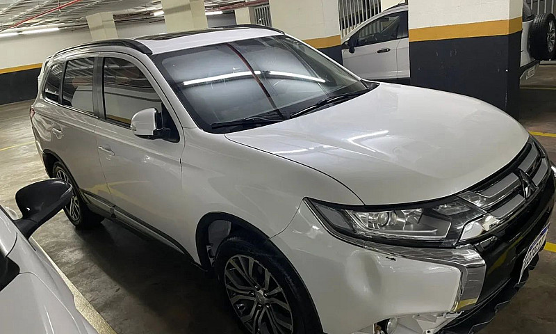 Mitsubishi Outlander...
