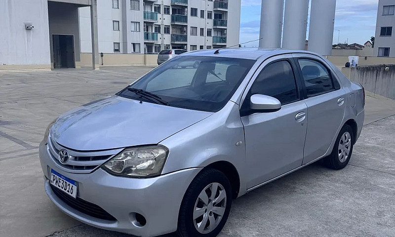 Toyota Etios Xs Seda...