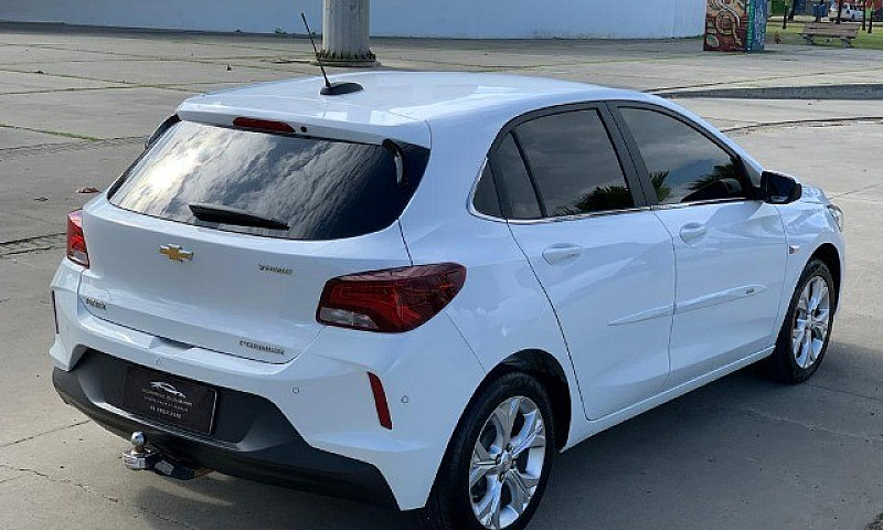 Chevrolet Onix Premi...