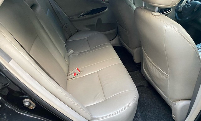 Corolla Gli 1.8 Aut....