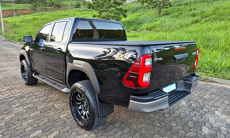 Toyota Hilux Cd Sr 4...