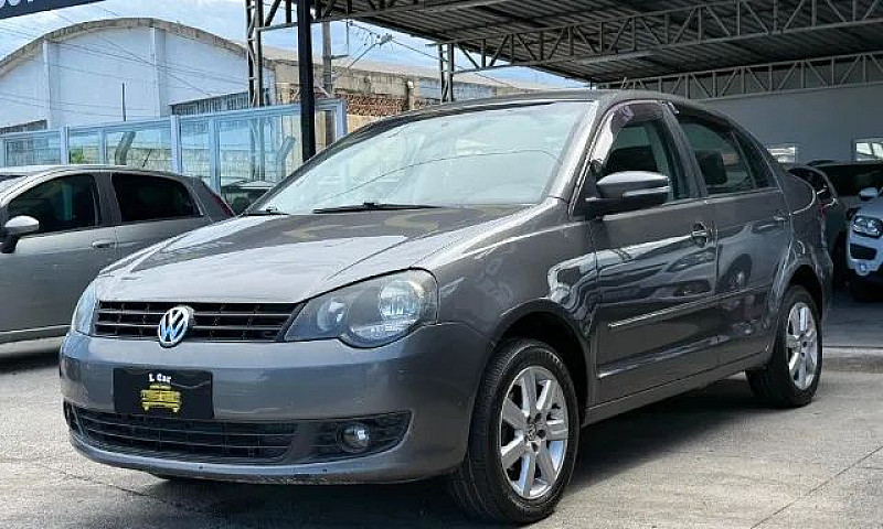 Volkswagen Polo Seda...